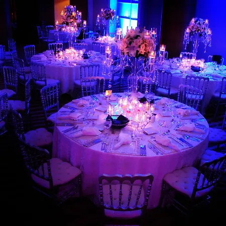 Delta By Marriott West فندق