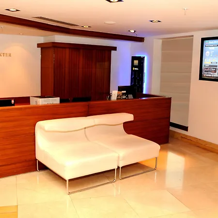 Delta By Marriott West فندق