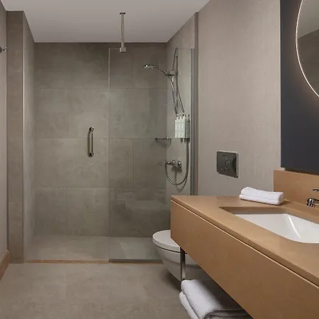 Delta By Marriott West Ξενοδοχείο 5*